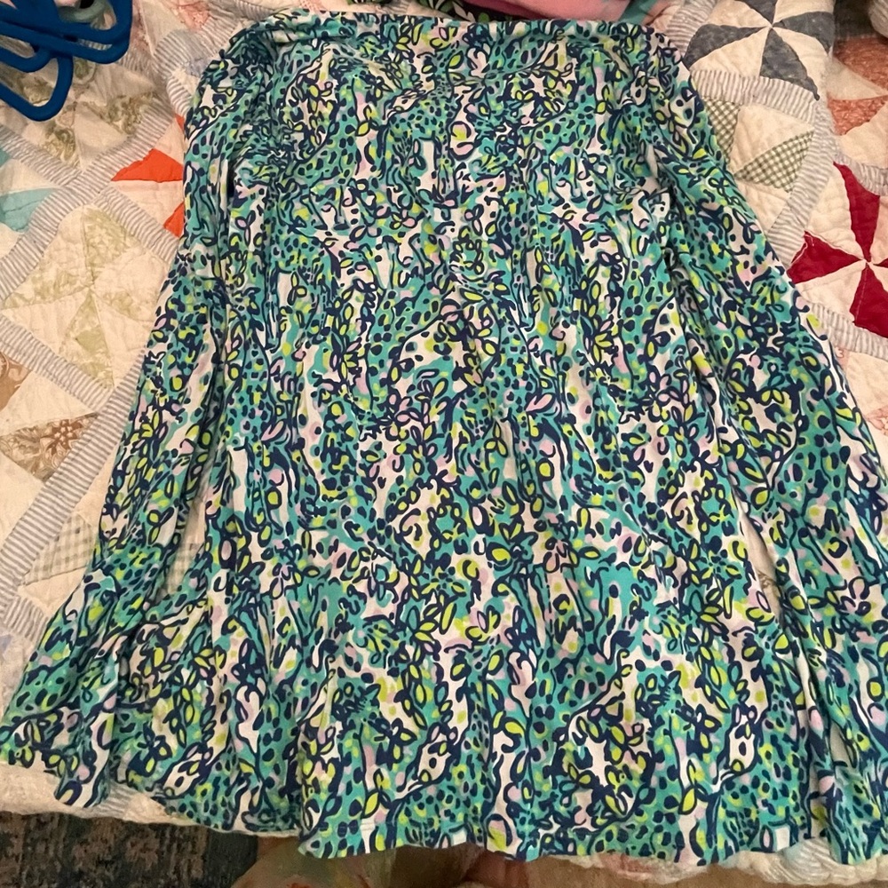 Lilly Pulitzer long sleeve top with button on sleeve Size Small
